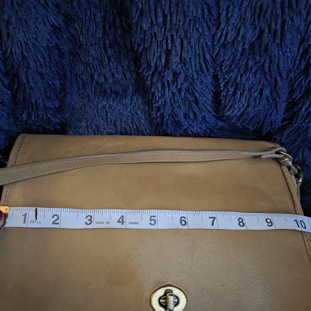 Hunt Club Genuine Leather Tan Crossbody Bag Vintage Turn Lock Purse - Picture 15 of 17